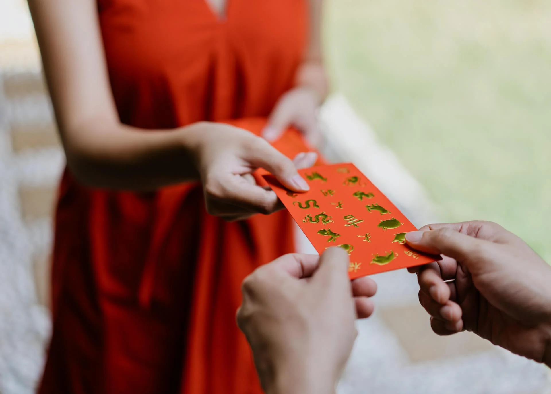 giving a gift in china