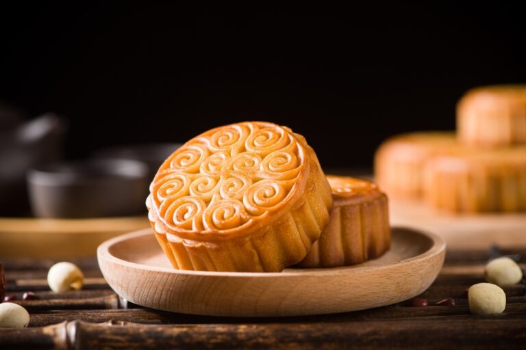 The role of food in Chinese celebrations The role of food in Chinese celebrations
