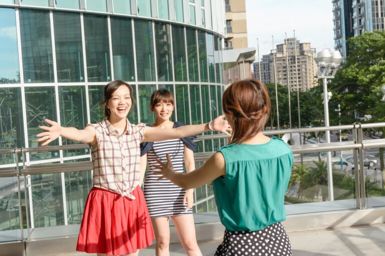 The essentials of greeting in Mandarin The essentials of greeting in Mandarin