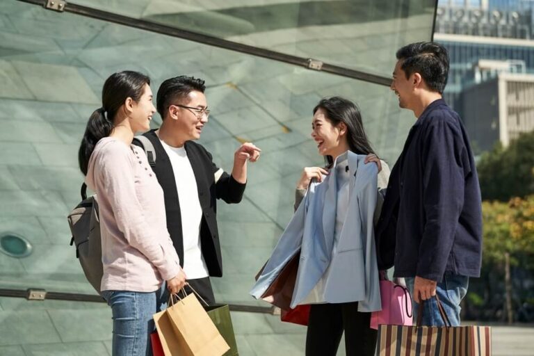 Engaging in Chinese conversation
