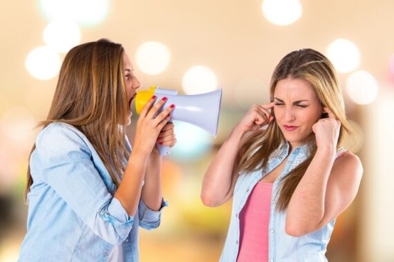 girl-shouting-is-contrast-to-mandarin-neutral-tone