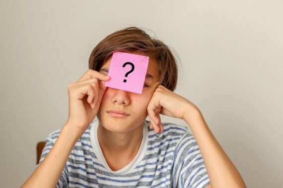 misunderstanding-chinese-words-teenager-boy-thinking
