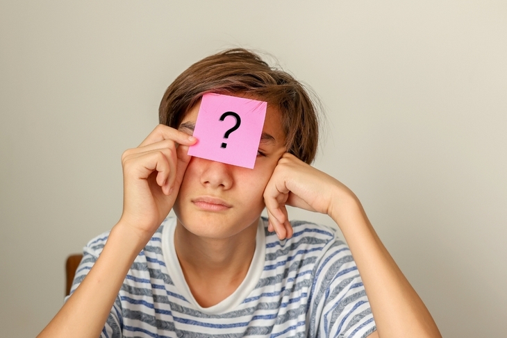 misunderstanding-chinese-words-teenager-boy-thinking