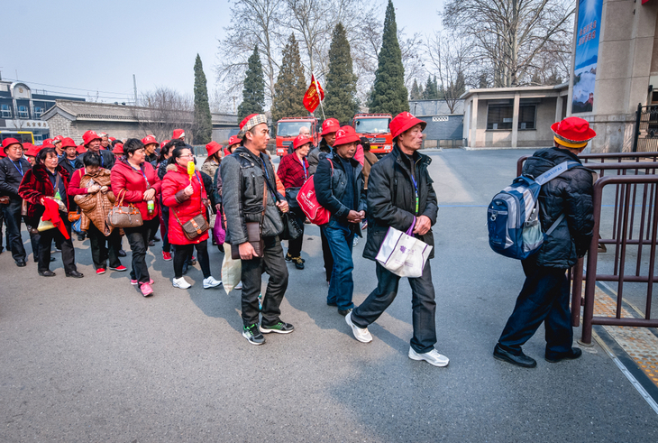 helpful-tour-guide-common-china-scams